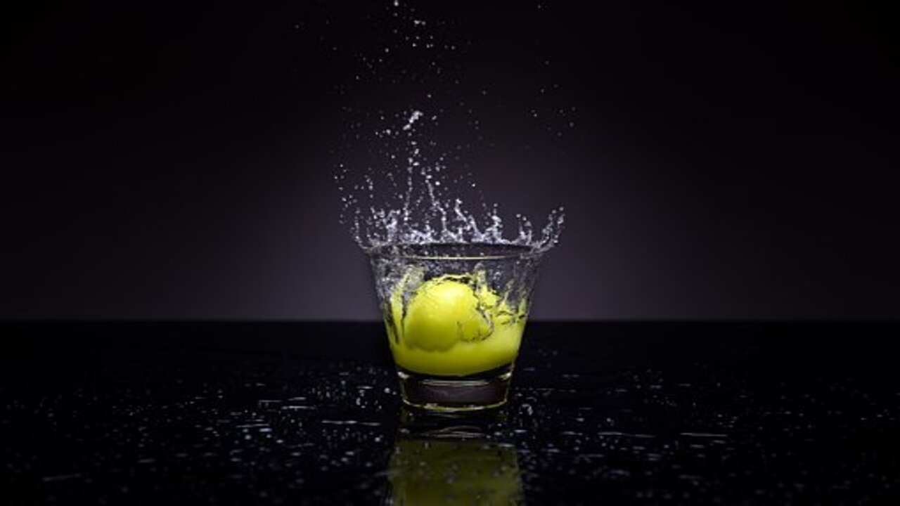 limone nell'acqua