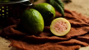 Guava: tutto quello che c’è da sapere sul famoso frutto tropicale