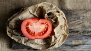 Cosa succede al nostro corpo se mangiamo un pomodoro al giorno?