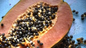 Come riutilizzare i semi della frutta in modo utile e intelligente