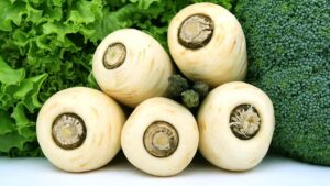 Pastinaca: l’ortaggio facile da coltivare in estate, anche con poca acqua