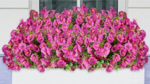 Si possono posizionare piante finte nel giardino? La risposta degli esperti potrebbe stupirvi