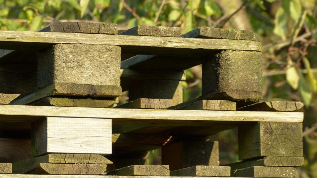 Come costruire un’aiuola con un pallet?