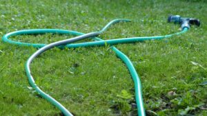 Tubo da giardino: prima di aprirlo in primavera fate le verifiche del caso